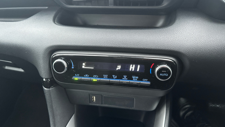 Toyota Yaris 1.5 Hybrid Icon 5dr CVT Hybrid Hatchback